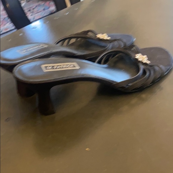 2 for $13 Kitten heeled sandals 8 black - Picture 4 of 8